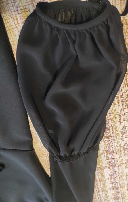 Малка черна рокля