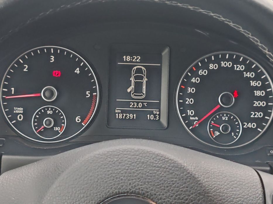 Vând  GOLF 6 PLUS. 1.6. TDI  LIFE 2013