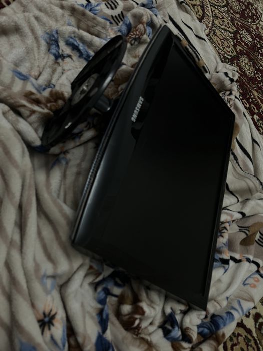 Монитор 1366х768