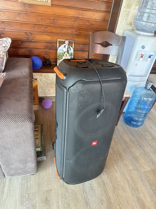JBL partybox 710
