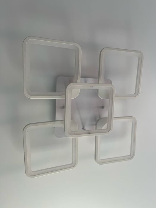 Продаю люстры в отличном состояние