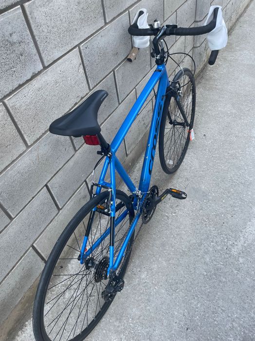 Шосеен бегач Cross