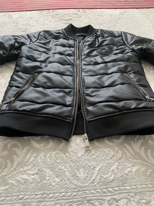 Продам куртку в идеальном состояние