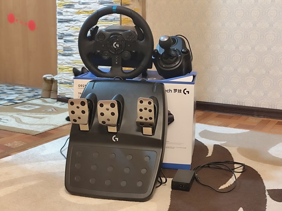 Продам руль Logitech g923