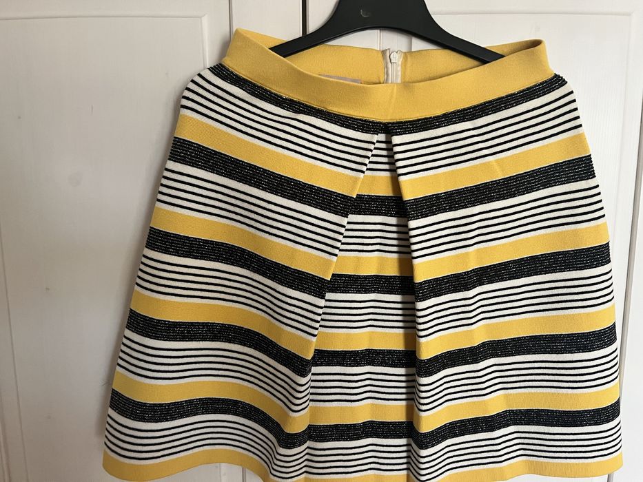 Fusta Stefanel, impecabila, potrivita intre S/XS