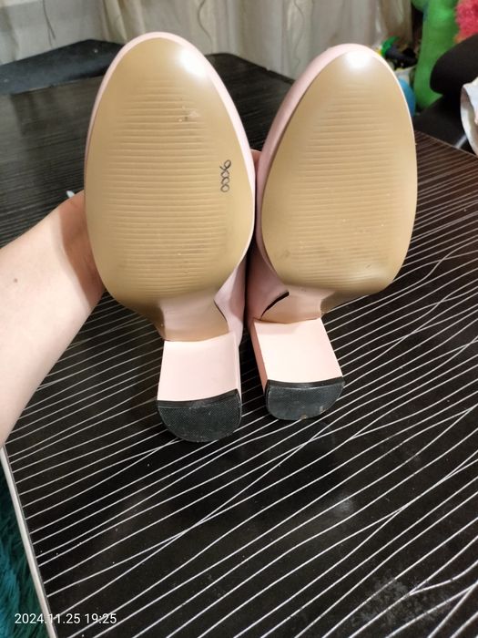 Продам туфли женские