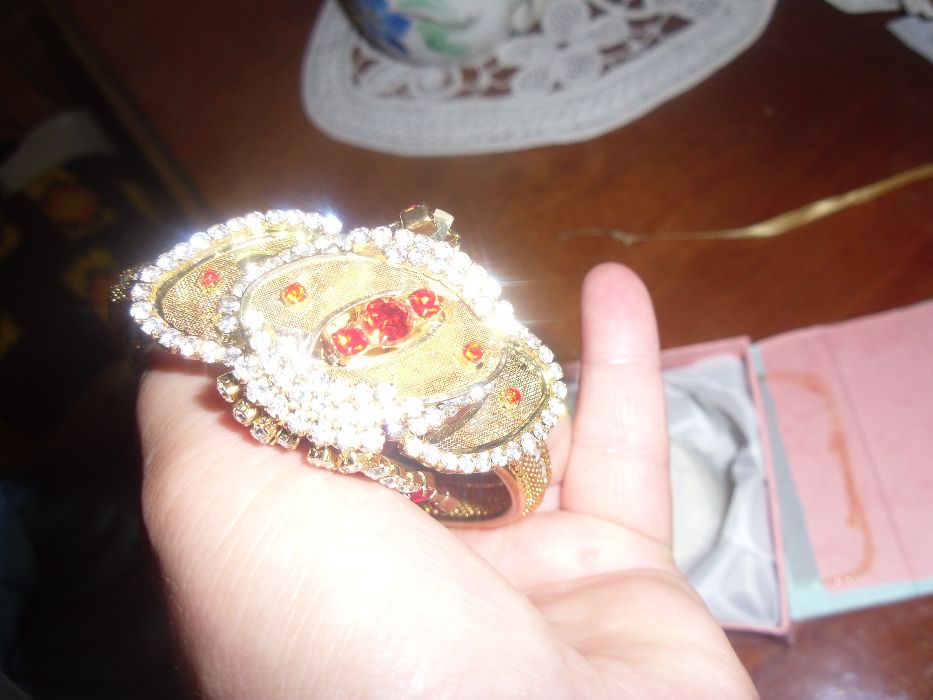 ceas-bratara ,dama .nou