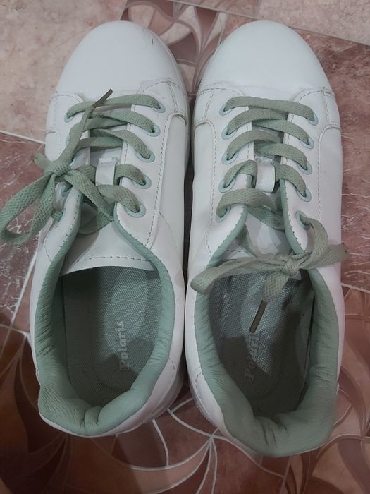 Кросовки женские 38размер