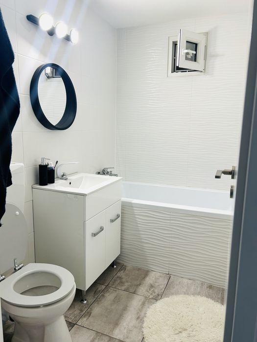 Inchiriez apartament