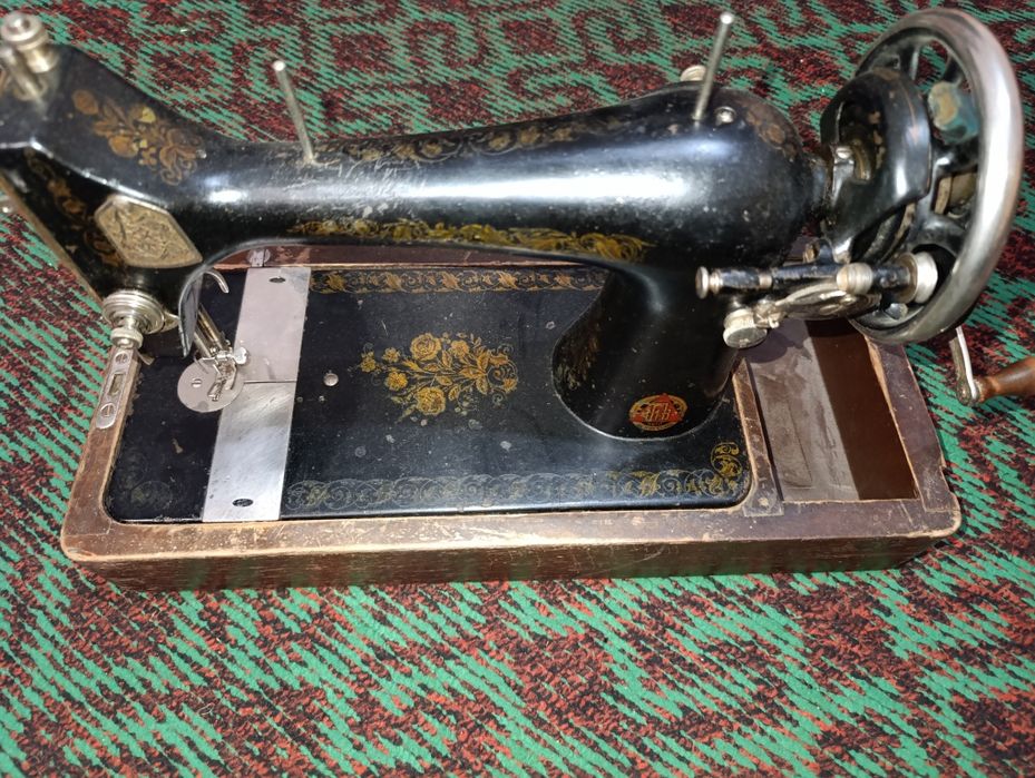 Швейная машина Зингер ручная.
