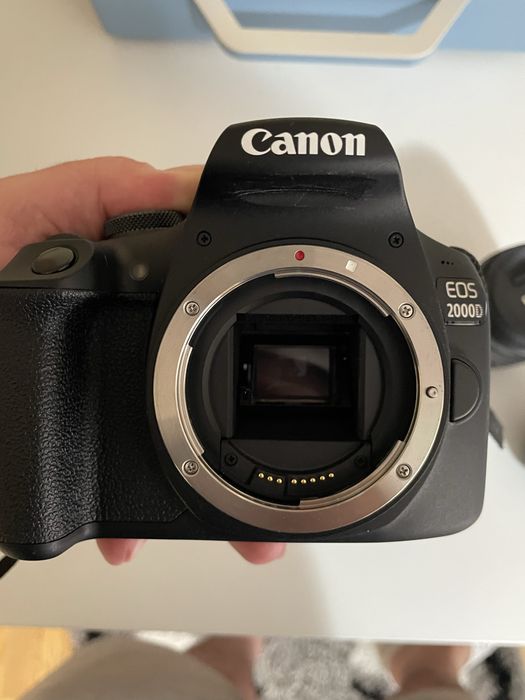 Aparat foto DSLR Canon EOS 2000D + obiective