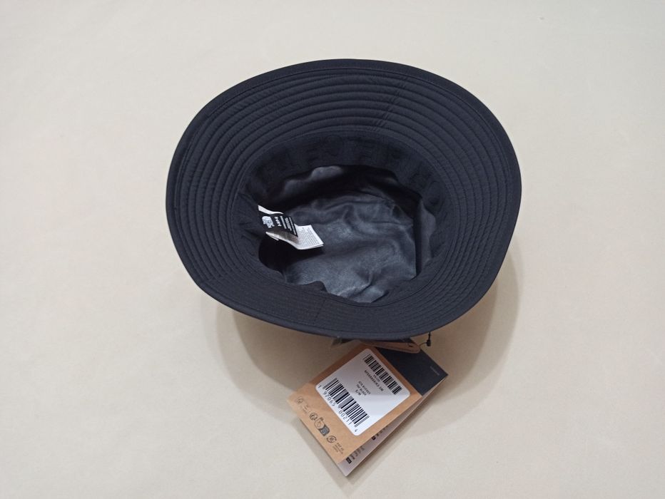 North face gore tex и Aclima шапки