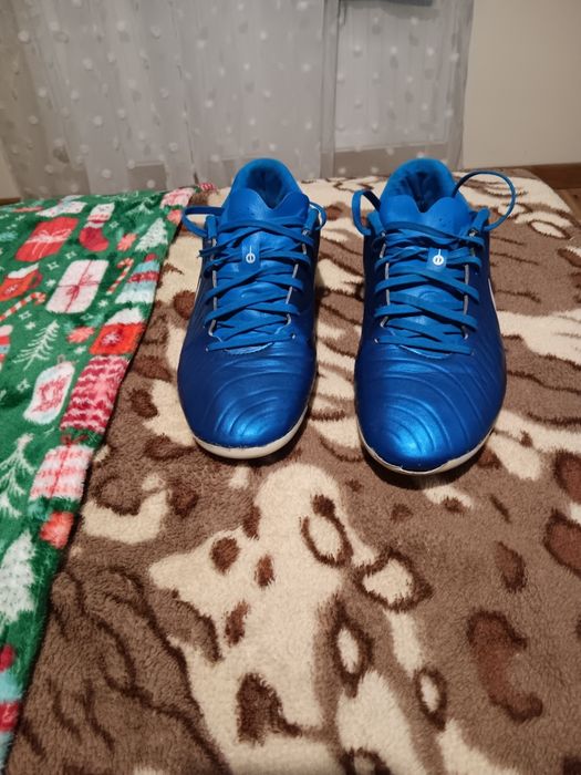 Vând ghete de fotbal tiempo