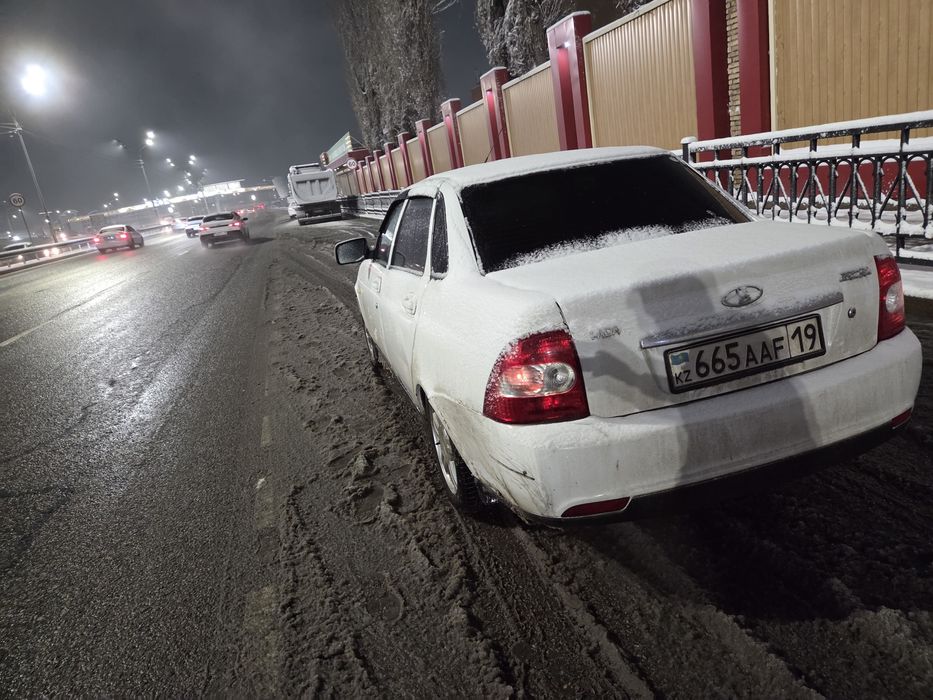 Приора/ ваз / автомобиль