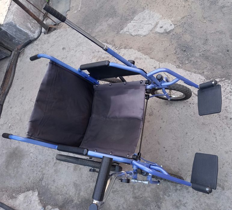 Продам инвалидную коляску