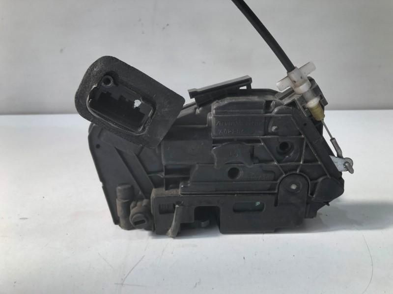 Broasca usa stanga spate Volkswagen Polo 5 6R 5K4839015