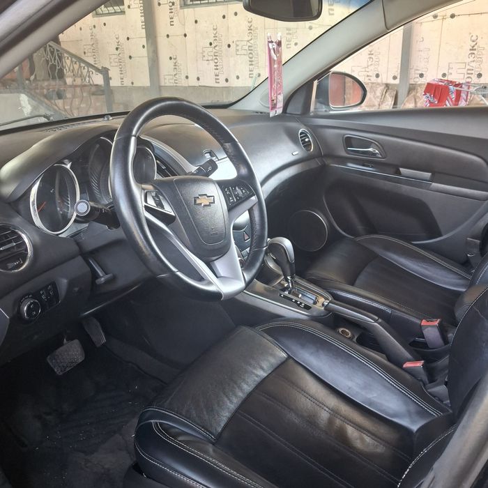 Продам автомобиль шевроле круиз