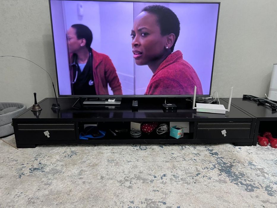 Продам стол и тумбу ТВ