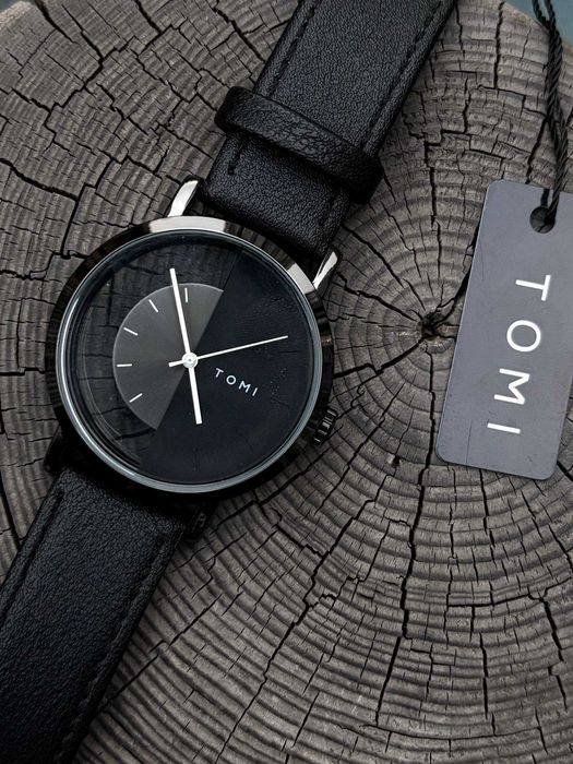 Дизайнерские часы TOMI