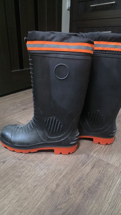 Продам сапоги резиновые мужские