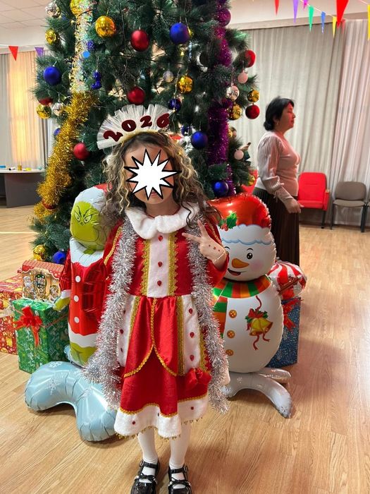 Продаю платье новогодние