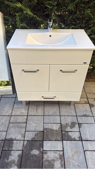 Mobilier pentru baie si cada