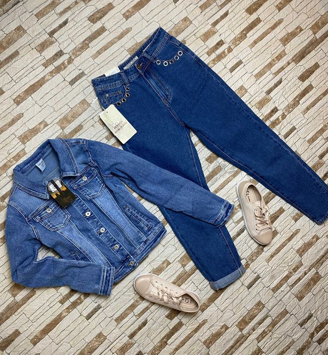 Blugi mom fit cu talie inalta si fundite pictate