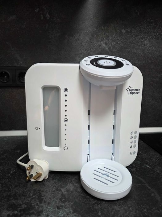 Tommee tippee Електрически уред за приготвяне на адаптирано мляко
