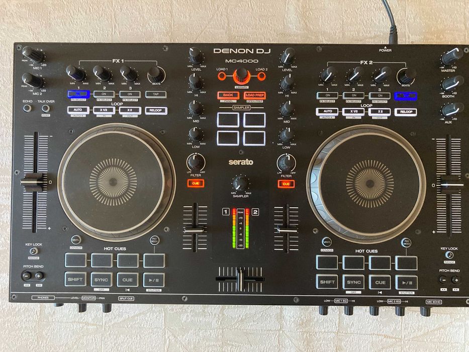 Denon DJ MC4000 – професионален 2-канален DJ контролер / като нов