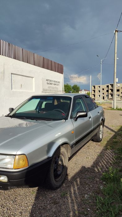 Продам. Ауди 80 б3 1.8 объем.
