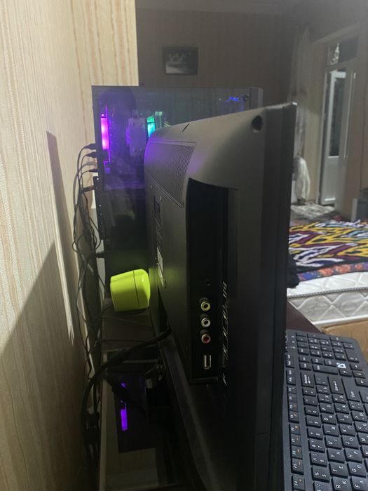 Монитор 65 HZ