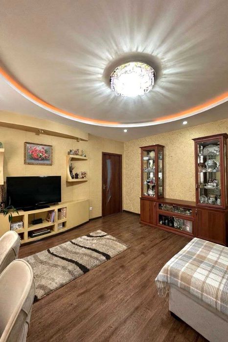 4-комнатная на  Чиланзаре 20, ориентир Хамкорбанк