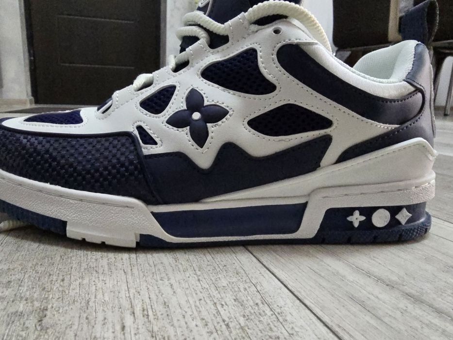 Adidasi Louis Vuitton Marine 45