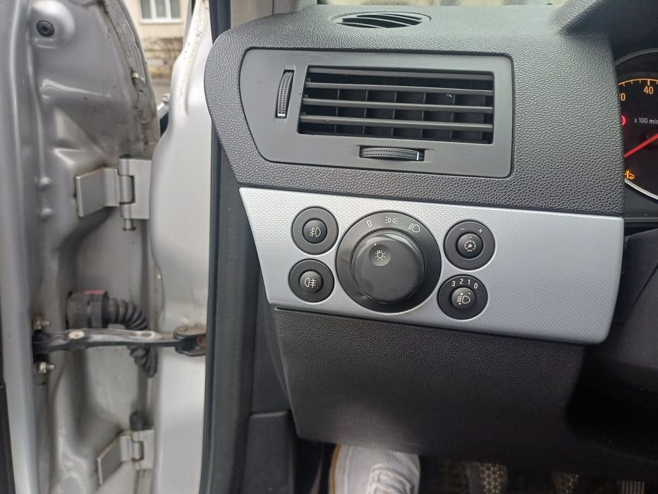 OPEL Astra 2005 — imagine 3