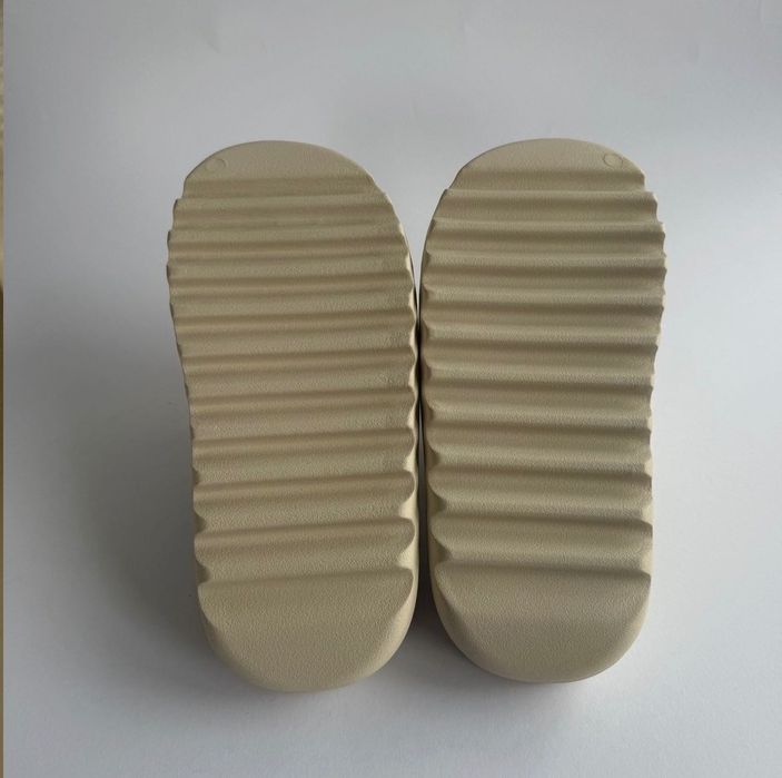 Adidas Yeezy Slide Bone FZ5897 – Нови | Размери 40–46