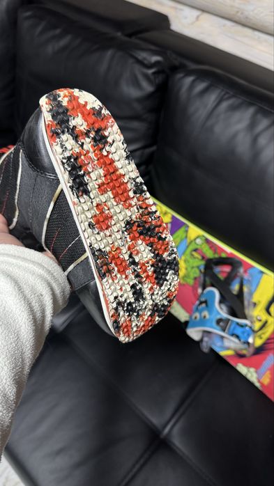 Сноуборд и ботинки