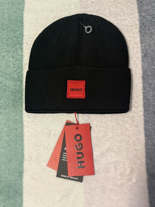 Caciulă Hugo nouă cu etichetă