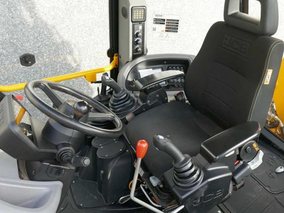 Экскаватор погрузчик JCB 4CX PRO