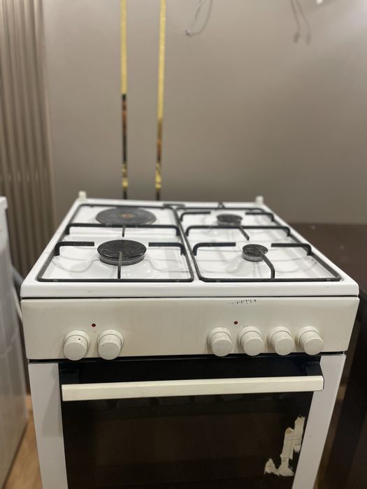 Продам газ плиту