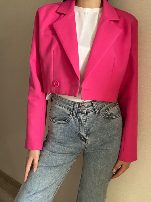 Пиджак розовый укороченный