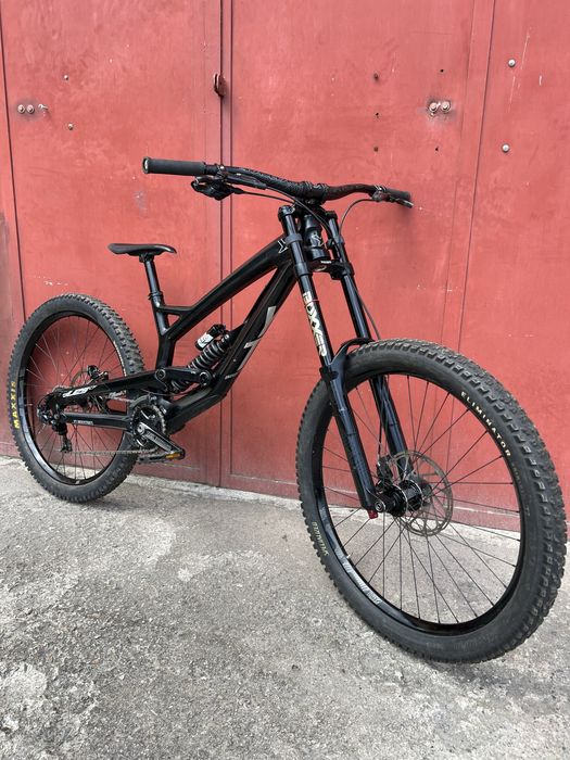 YT Tues CF Pro Carbon 27.5 Downhill/enduro
