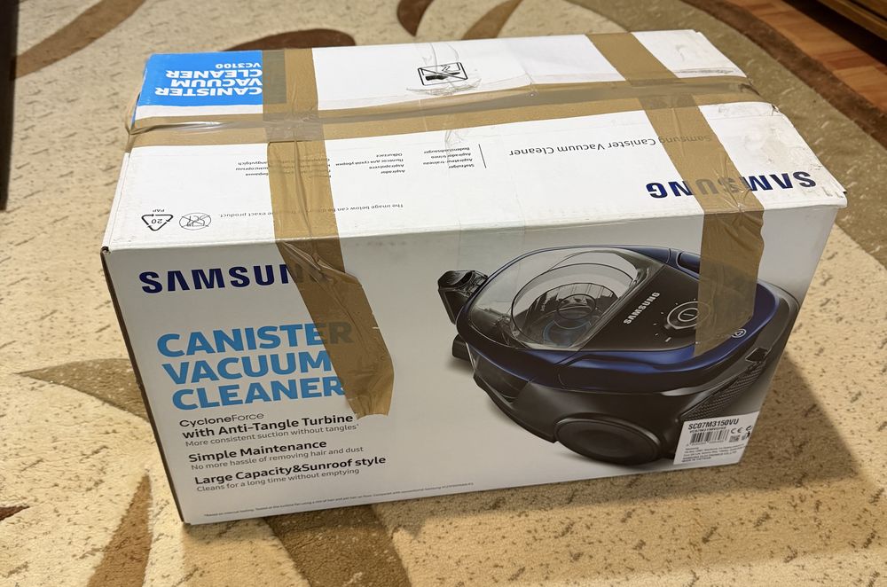 Vând aspirator Samsung CycloneForce Anti-Tangle