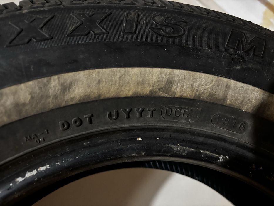 Doua anvelope Maxxis M+S, P205/70/R15