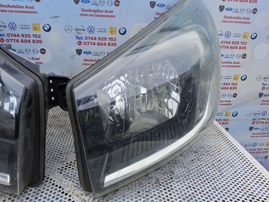 Far Renault Trafic 2014-2020 Opel Vivaro Nissan nv300 faruri stânga dreapta Europa