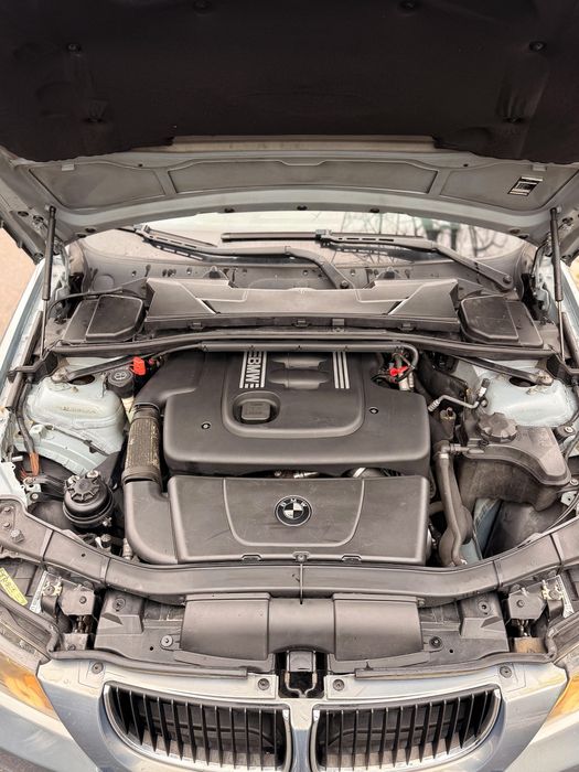 Vand bmw e90 320d 163cp automat xenon navigatie mare piele recaro