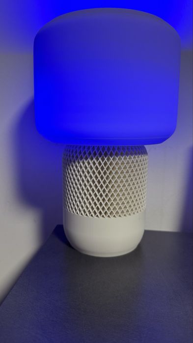 Модерна дизайнерска настолна лампа RGB