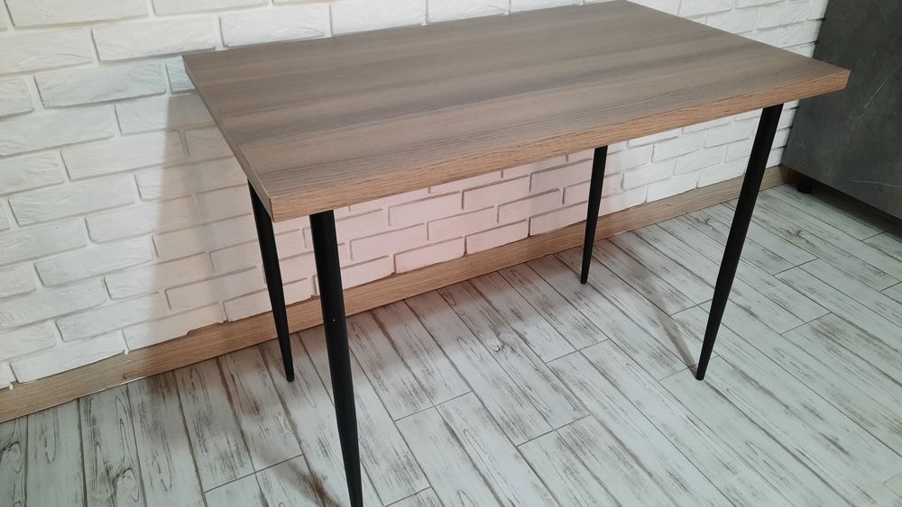 Продам стол кухонный