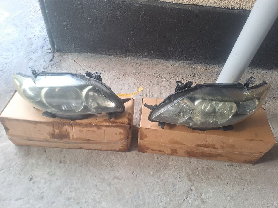 Таёта корола фары пара 30тыс