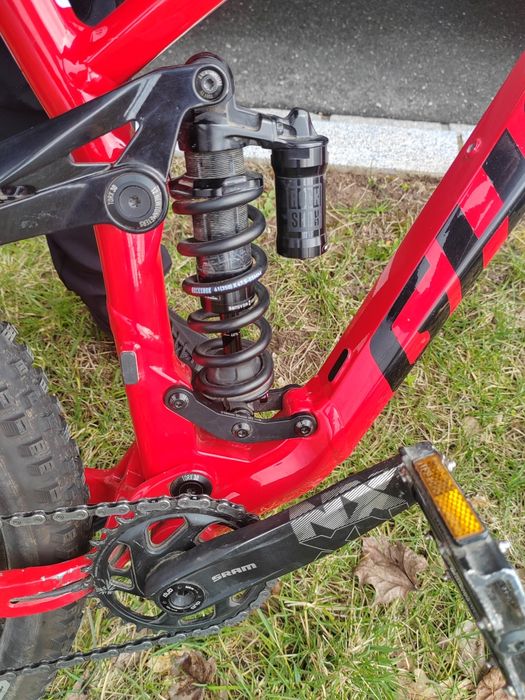 Bicicleta full suspension Ghost slamr