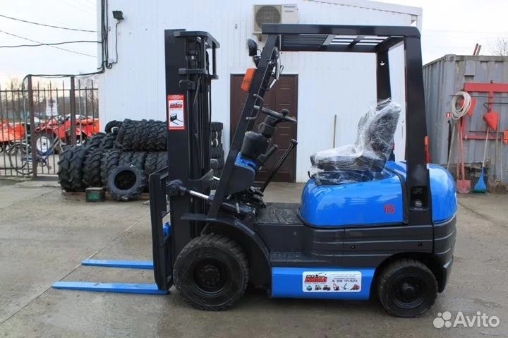 Продам вилочный погрузчик 2500